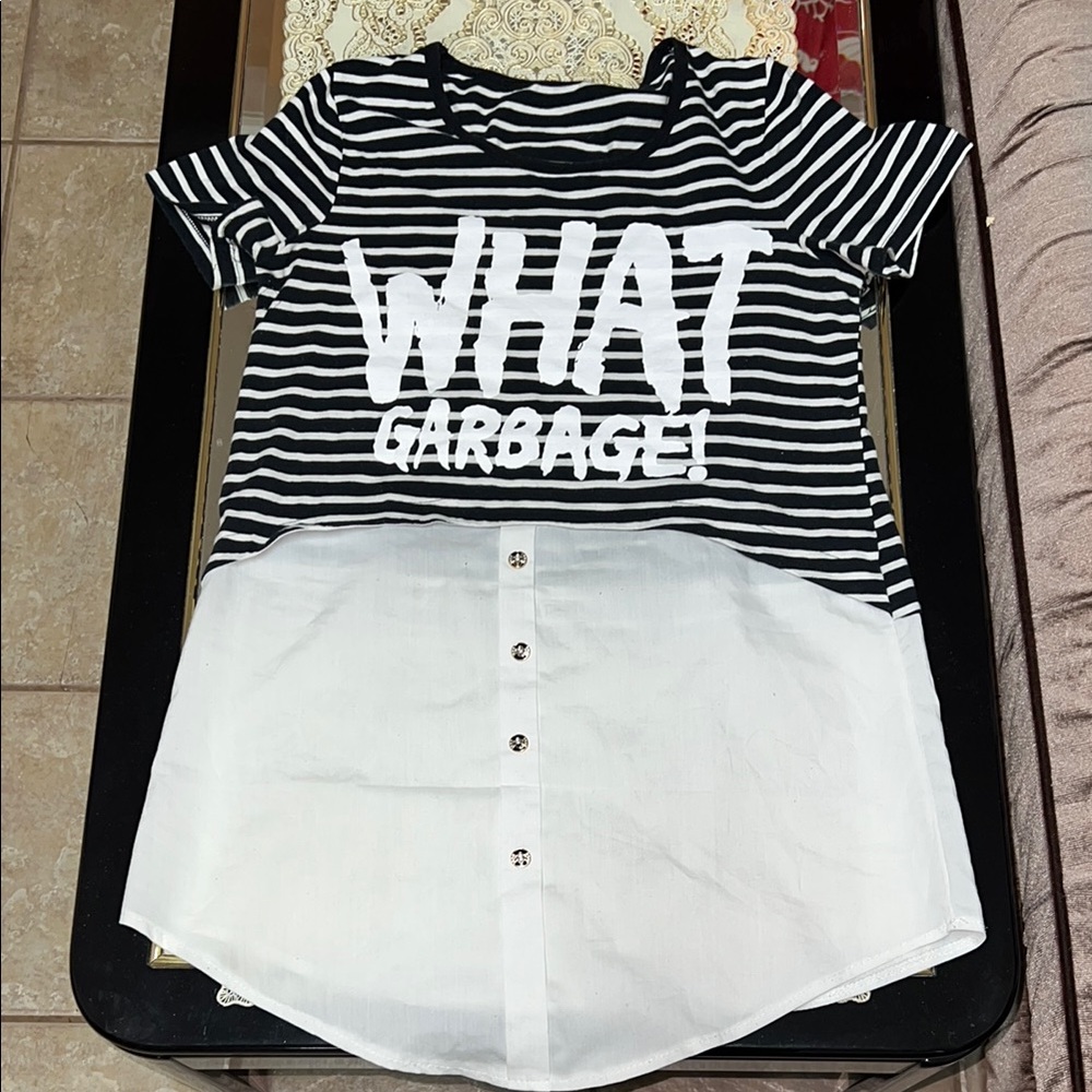 Black and white striped short-sleeve top